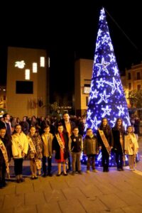 021216 Encesa llums ajuntment onda 1