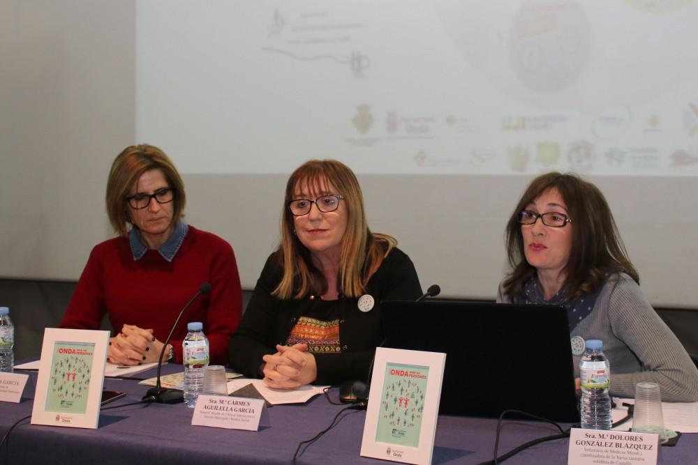 070219 teniente de alcalde de Onda Mari Carmen Aguilella en mesa redonda de jornadas de voluntariado de Onda amb les persones