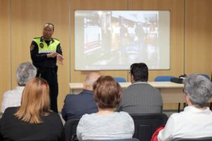 090517 Charlas Policía Local Ayuntamiento Onda campaña de mayores