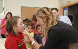 12-07-2017 Quin és el teu color preferit, alcaldessa (3)