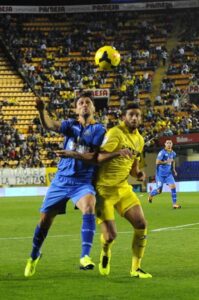 El central argentino Mateo Musacchio estuvo más gris que otras tardes. FOTO: RAMÓN CLARAMONTE