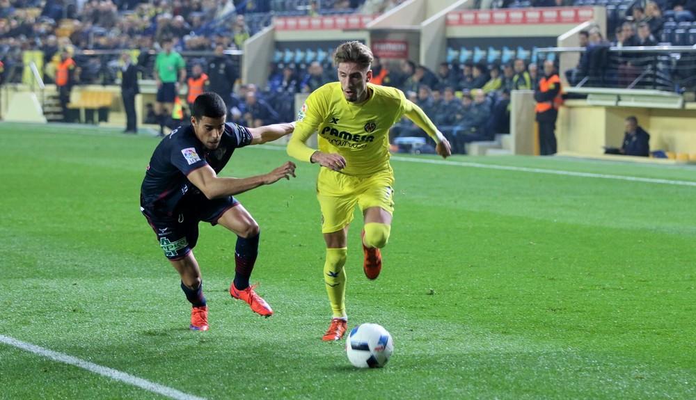 Samu Castillejo, en plena acción por el carril izquierdo. FOTO: PEDRO CAZORLA