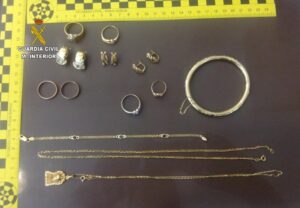 20160621 Vall de uxo, una detenida sustraer joyas