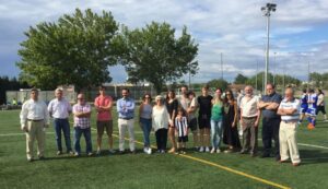 Vicente Montesinos, en el campo, antes de comenzar el partido homenaje. FOTO: CD CASTELLÓN