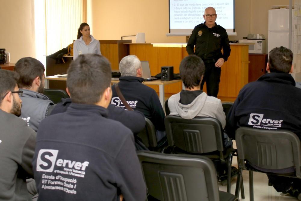 Onda, charla en taller empleo prevención agente igualdad y agente policía local