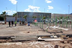 270216 Alcalde Ximo Huguet y concejal deportes Francisco Chalmeta Obra Workout Onda1