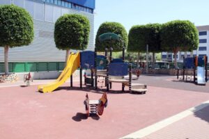 280517 parque infantil Ayuntamiento Onda pabellón Víctor Cabedo