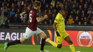 Bakambú fue letal en el ataque del Villarreal. FOTO: EUFA