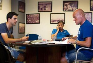 El técnico tarraconense Ramón María Calderé firmó su contrato por una temporada más. FOTO: CD CASTELLÓN