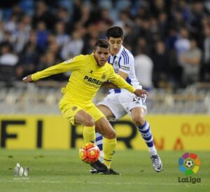 El centrocampista mexicano Jonathan Dos Santos, en acción. FOTO: LFP