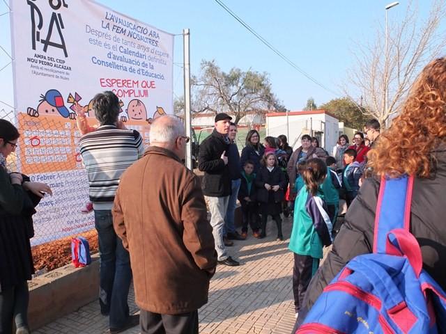 Movilización del AMPA del Pedro Alcázar y el Ayuntamiento pidiendo la contrucción del colegio. 16/03/2015. AYUNTAMIENTO DE NULES