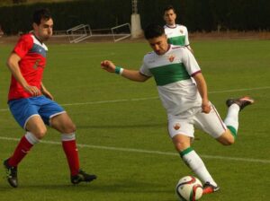 El centrocampista Adrián Lois es pieza clave del Atlético Saguntino. FOTO: FRANJIVERDES.COM