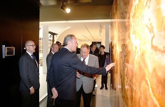 El President de la Generalitat, Alberto Fabra, visita la empresa Esmalglass-Itaca Grupo.Vila-Real (Castellón). 03/02/2015. Foto: J.A. Calahorro.