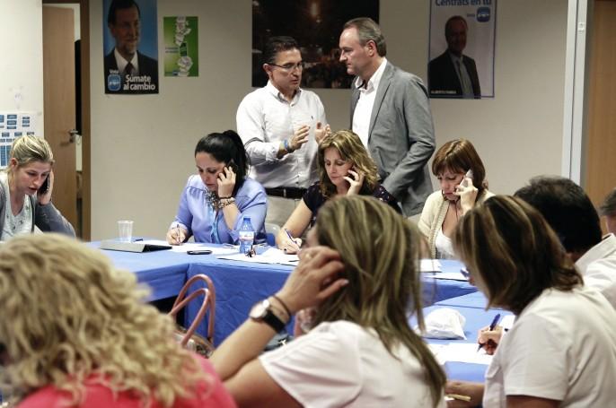 Alberto Fabra, siguiendo la jornada electoral.