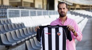 El experimentado atacante estuvo hoy en el estadio Castalia. FOTO: CD CASTELLÓN