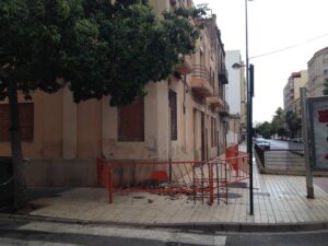 Castellón Cardenal Costa desprendimientos balcones 29IX16 (20)
