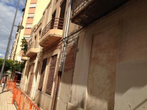 Castellón Cardenal Costa desprendimientos balcones 29IX16 (3)