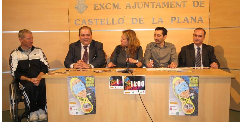 Fernando Roig Negueroles junto al centrocampista Pablo Fornals.