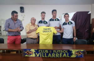 Los jugadores del Villarreal asistieron a la presentación de la nueva peña, en Fanzara. FOTO: VILLARREAL CF