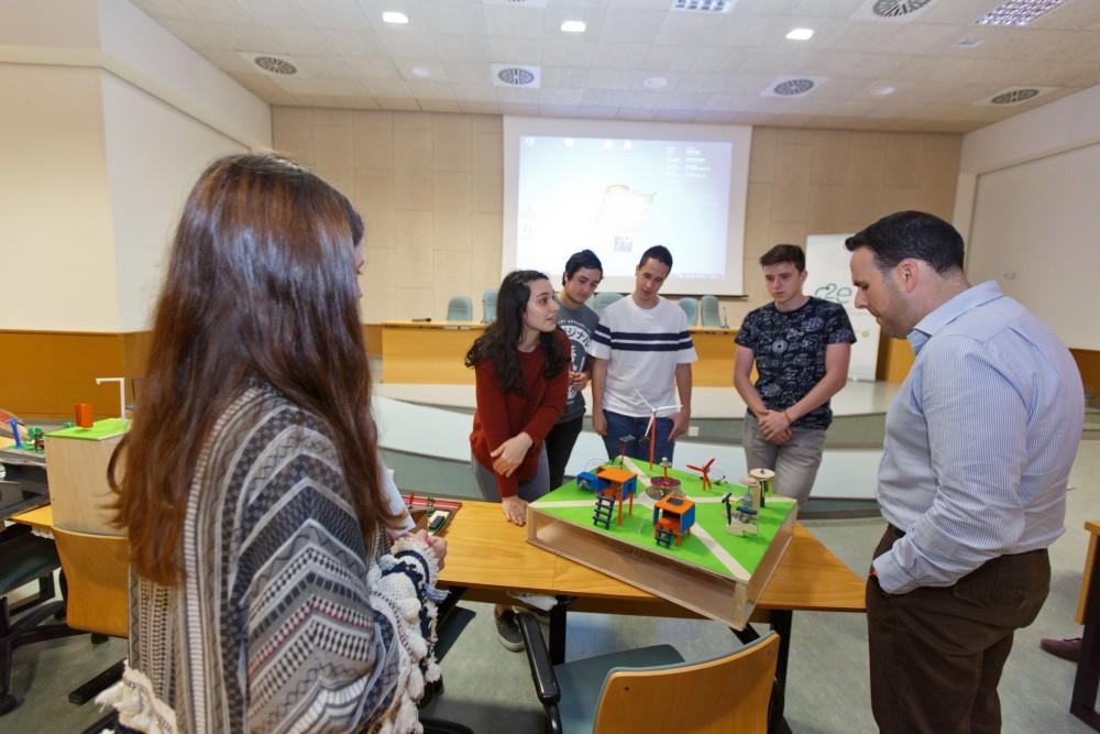 Concurs_f2e_UJI_18DLL12