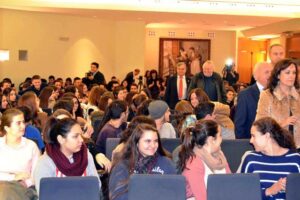 Los alumnos en la conferencia de Paul Preston