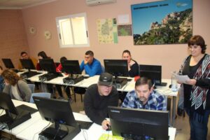 Curso informática básica y portales búsqueda empleo Mancomunidad Espadán Mijares (2)