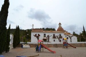 Zona de los columpios en el parque.