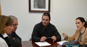 Martínez reunido con los concejales.