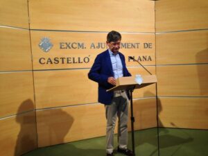 Dimisión Bataller 11VI15 (9)