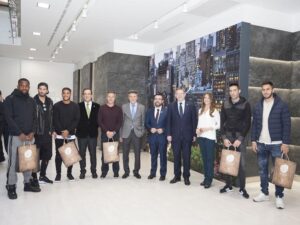 El Villerreal, Puig, Bono, Bennloch y Colonques en Porcelanosa