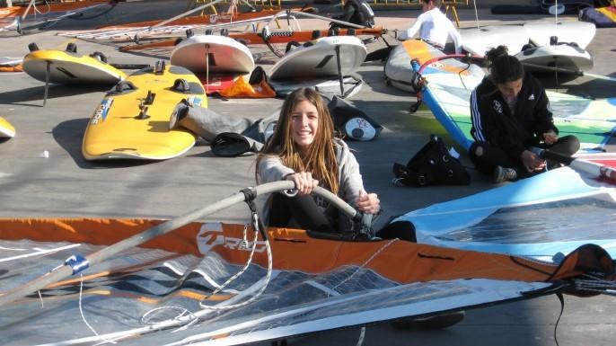 Los regatistas ya calientan motores para la prueba que se desarrollará durante todo este fin de semana en Burriana.