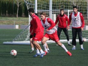 Los jugadores del Castellón deben reaccionar para no perder los puestos de 'play off'.