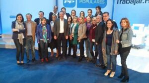 Fabra con la delagación de la Comunitat