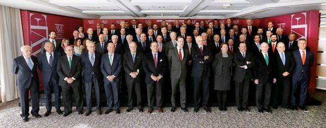 Junta general de AVE con Rajoy, presidente del gobierno de España. y foto de grupo con los socios de la Asociacion Valenciana de Empresarios.