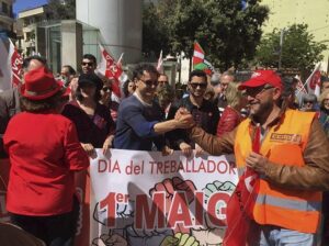 Francesc Colomer, esta mañana en la manifestación del primero de mayo en castellón, con otros compañeros del PSPV (1)