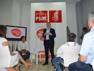 Francesc Colomer y Ximo Puig en la sede PSPV Castellón