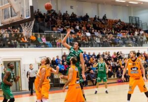 El TAU  Castelló cierra el fichaje del pívot americano Alex Herrera.