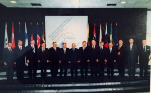 Fuentes con Putin y los Primeros Ministros de los 11 países bálticos en San Peterburgo.