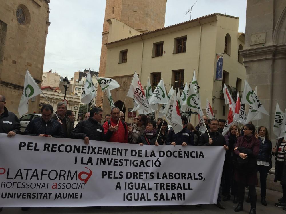 Protesta profesores asociados UJI