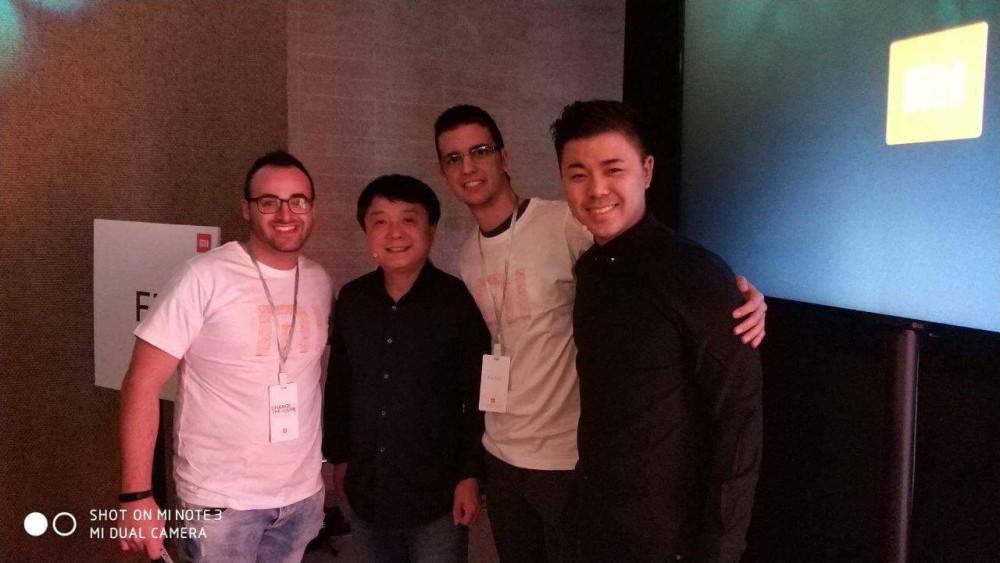 Xiaomi4Mi con vicepresidente de Xiaomi