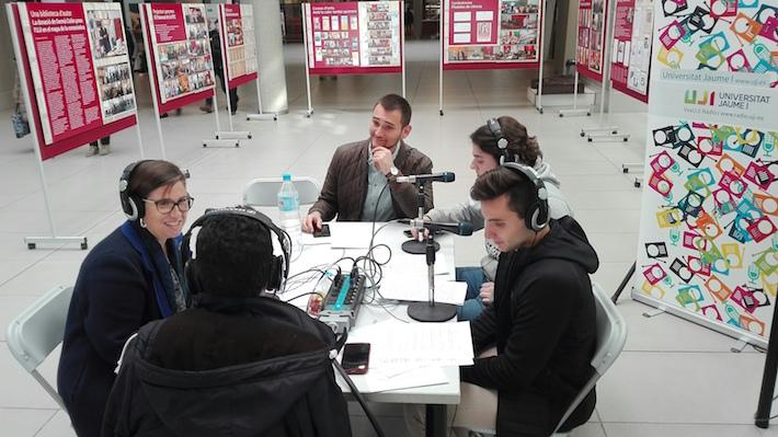 Programa en directe realitzat per l'estudiantat de Ciències de la Comunicació pel Dia de la Ràdio. Foto: Àlex Pérez