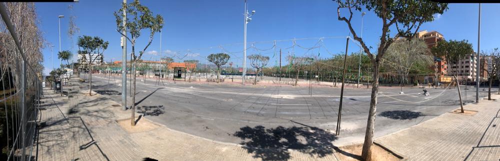 Fuerte terremoto frente al recinto de mascletaes con remate aéreo, y satisfechos de disparar en las fiestas de Castellón