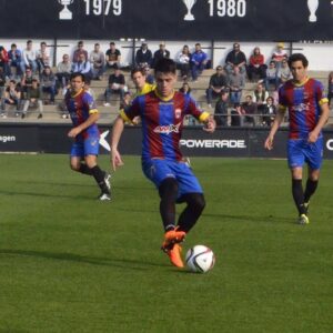 Javi Serra llega procedente del Lorca Deportiva donde ascendió a Segunda División.