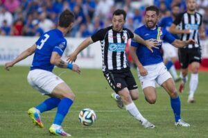 El Castellón tendrá que superar el gol encajado en Linares.