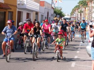 Los más pequeños de la marcha en bici.