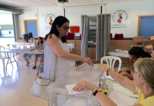 Massó, candidata de VOX, votando