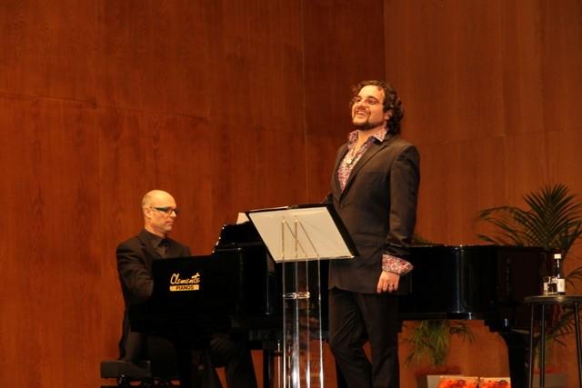 Actuación del contratenor Flavio Ferri-Benedetti en el acto de Exaltación del Labrador de la Festa de la Clemenules 2013. AYUNTAMIENTO DE NULES
