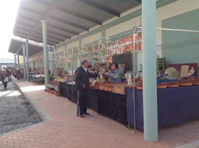 Las paradas vuelven a los porches del Mercado Municipal. 05/01/2014. AYUNTAMIENTO DE NULES