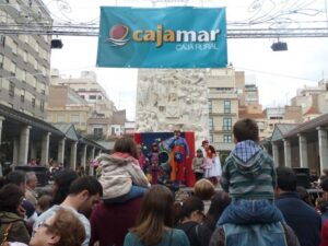 Actividades en la plaza Santa Clara.