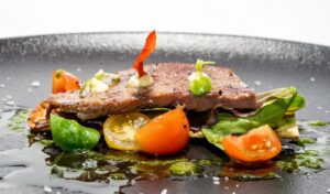 Peñíscola tapas rojo picota- presa con verduras 290817